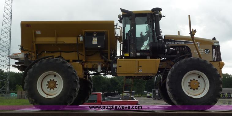 image for item L6926 2007 Ag-Chem RoGator 1074SS self-propelled applicator