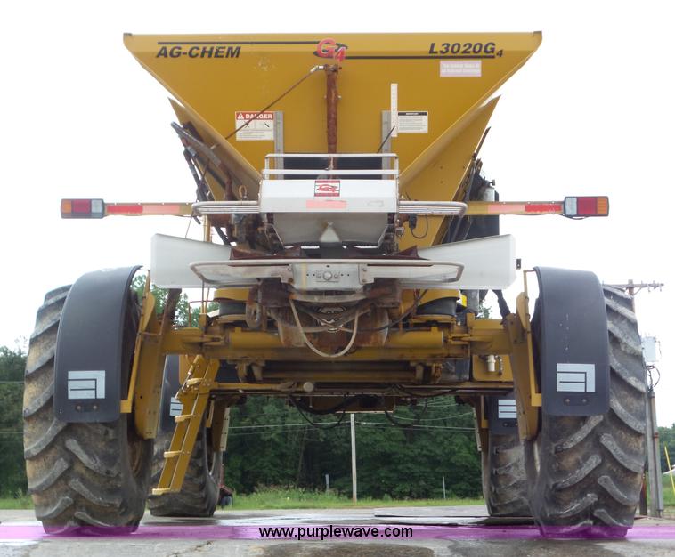 image for item L6926 2007 Ag-Chem RoGator 1074SS self-propelled applicator