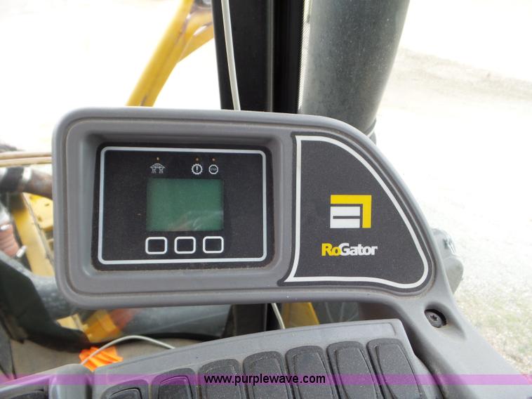 image for item L6926 2007 Ag-Chem RoGator 1074SS self-propelled applicator