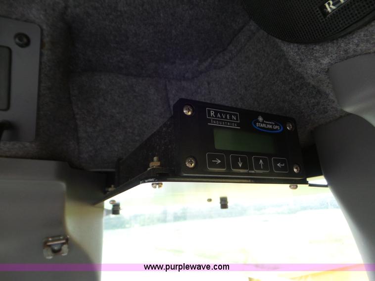 image for item L6926 2007 Ag-Chem RoGator 1074SS self-propelled applicator