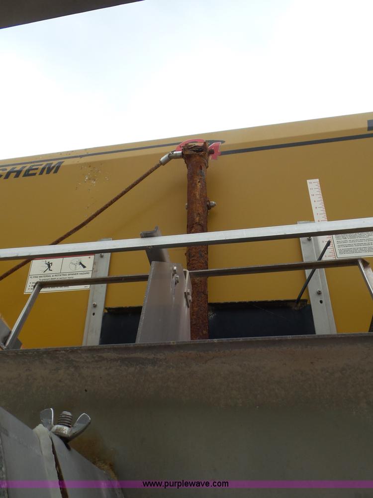 image for item L6926 2007 Ag-Chem RoGator 1074SS self-propelled applicator