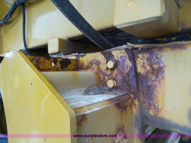 image for item L6926 2007 Ag-Chem RoGator 1074SS self-propelled applicator