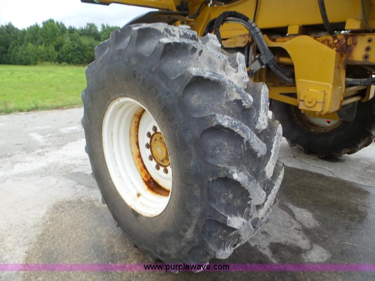 image for item L6926 2007 Ag-Chem RoGator 1074SS self-propelled applicator