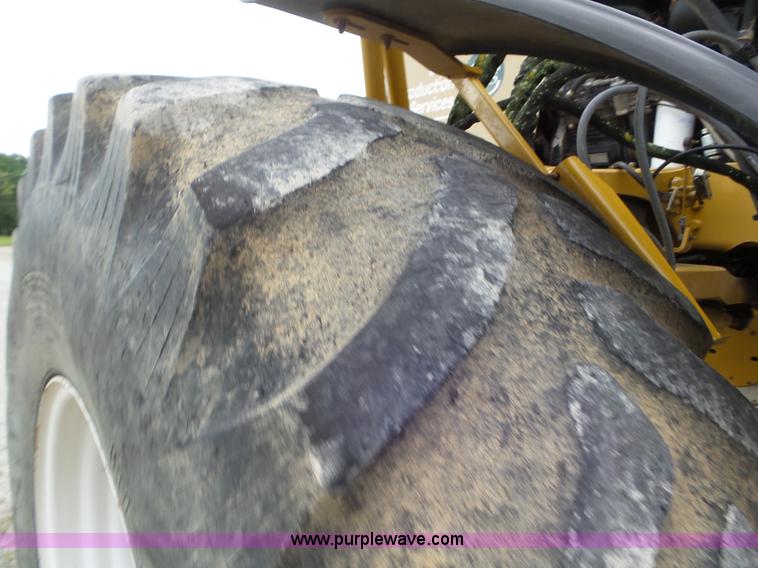 image for item L6926 2007 Ag-Chem RoGator 1074SS self-propelled applicator