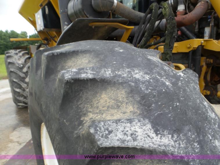 image for item L6926 2007 Ag-Chem RoGator 1074SS self-propelled applicator