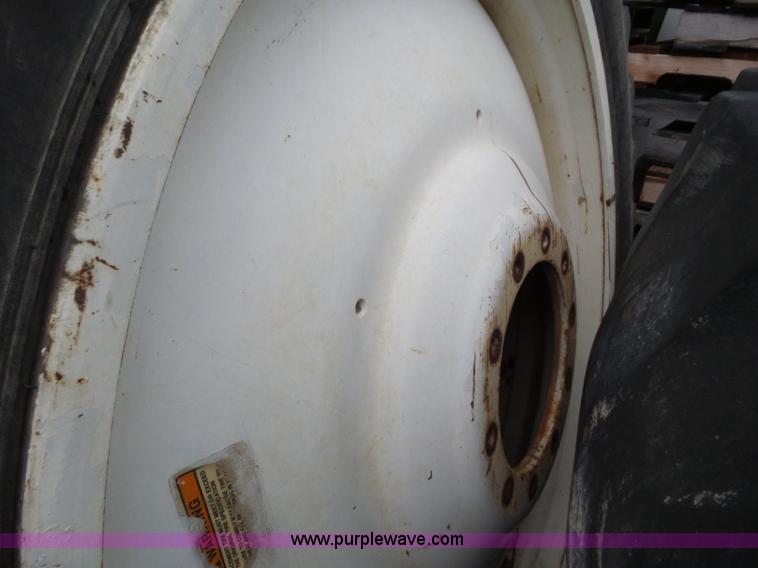 image for item L6926 2007 Ag-Chem RoGator 1074SS self-propelled applicator