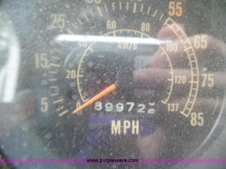 image for item L6927 1988 International F9370 truck chassis