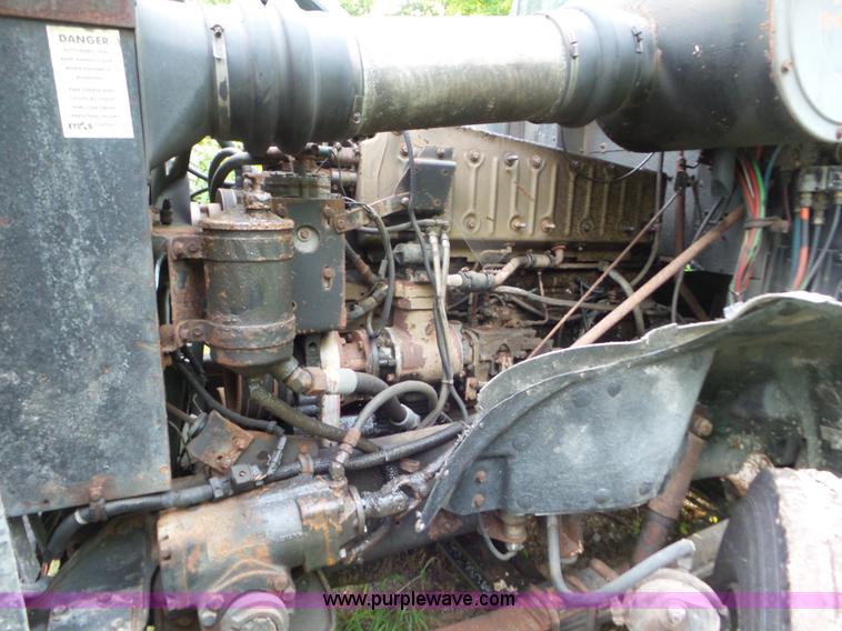 image for item L6927 1988 International F9370 truck chassis