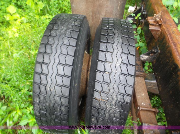 image for item L6927 1988 International F9370 truck chassis