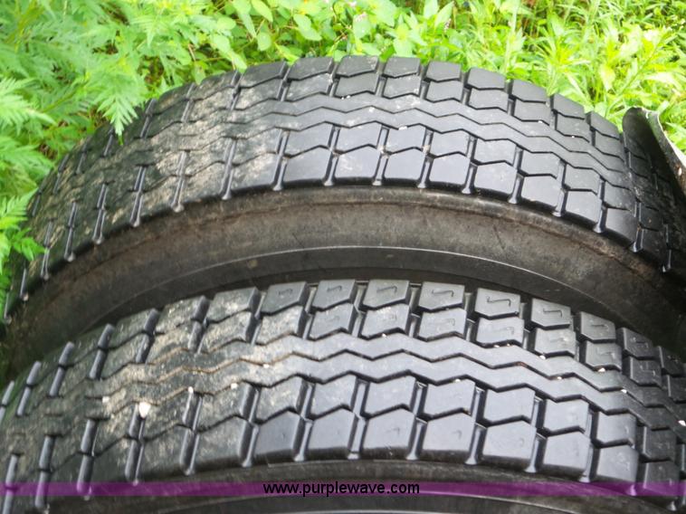 image for item L6927 1988 International F9370 truck chassis