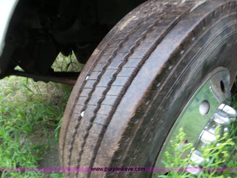 image for item L6927 1988 International F9370 truck chassis