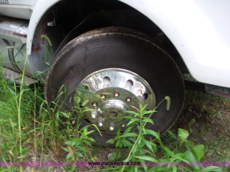 image for item L6927 1988 International F9370 truck chassis