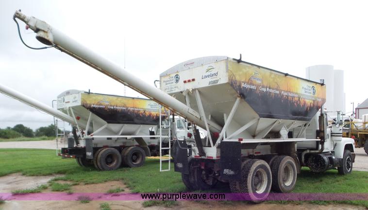 image for item L6930 1986 Mack R686ST tender truck