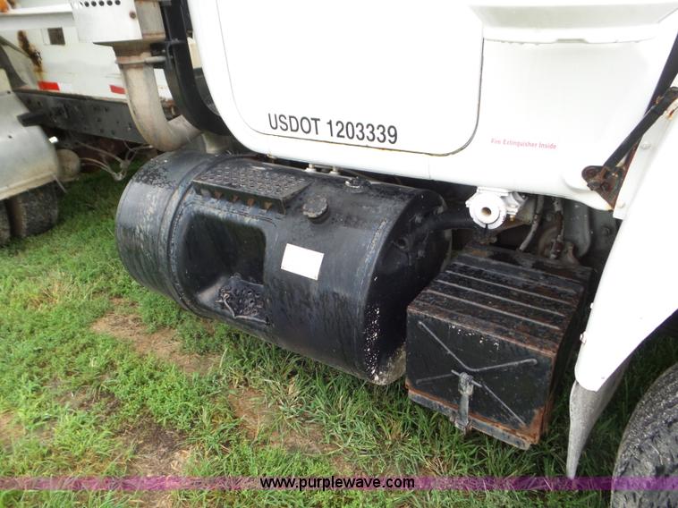 image for item L6930 1986 Mack R686ST tender truck