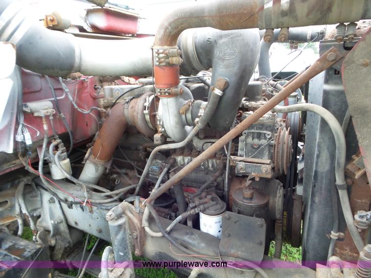 image for item L6930 1986 Mack R686ST tender truck