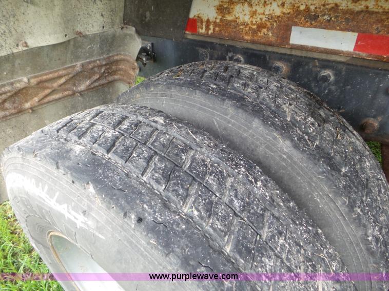 image for item L6930 1986 Mack R686ST tender truck