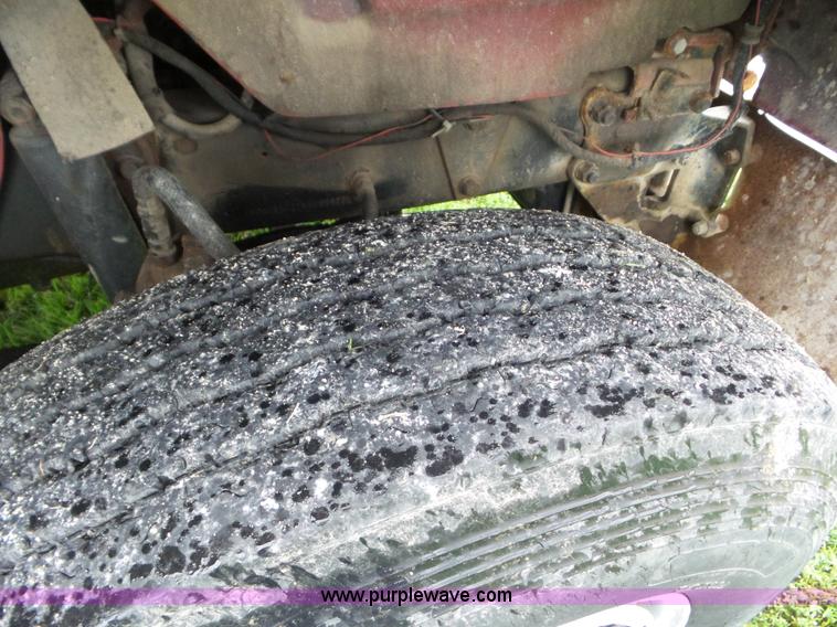 image for item L6930 1986 Mack R686ST tender truck