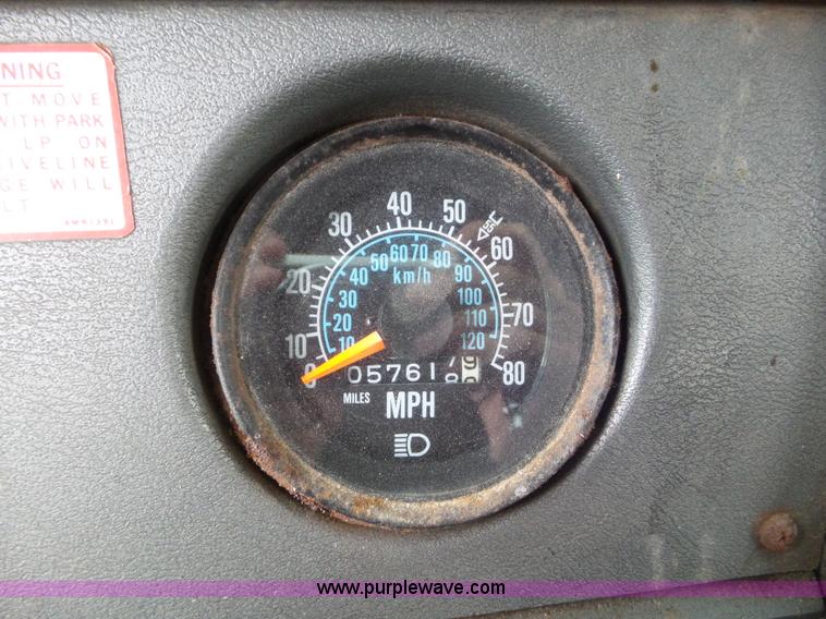 image for item L6931 1987 Mack R686ST tender truck