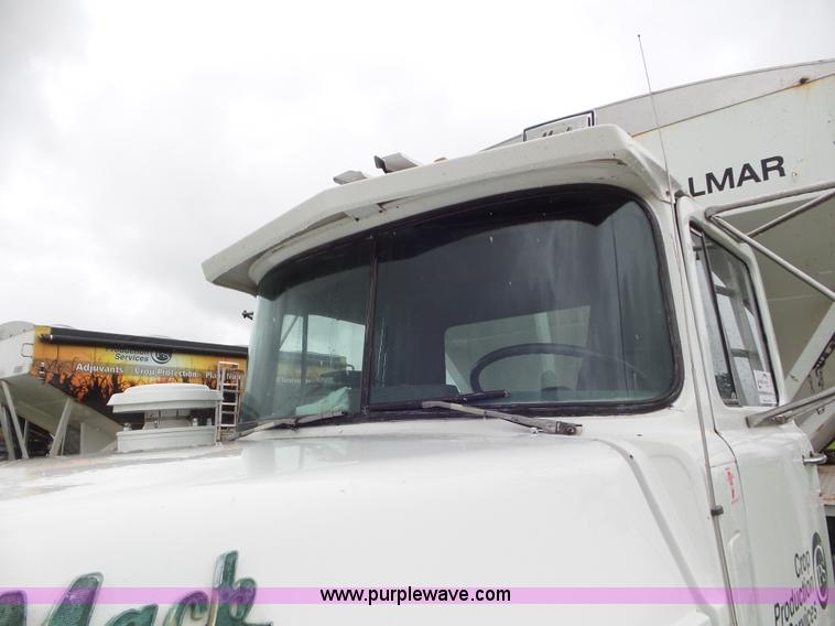 image for item L6931 1987 Mack R686ST tender truck