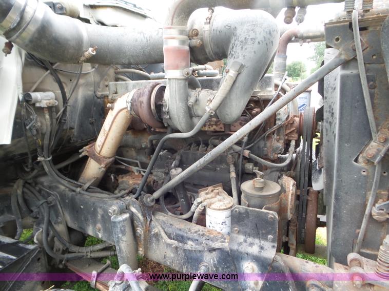 image for item L6931 1987 Mack R686ST tender truck