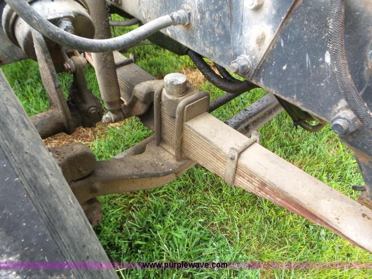 image for item L6931 1987 Mack R686ST tender truck