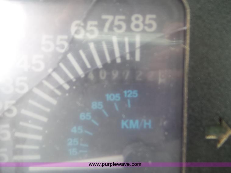 image for item L6932 1990 International 8100 flatbed truck