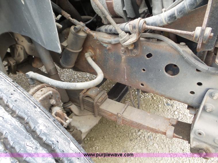 image for item L6932 1990 International 8100 flatbed truck