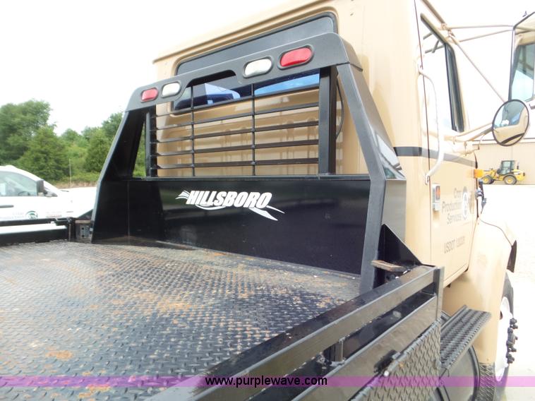 image for item L6932 1990 International 8100 flatbed truck