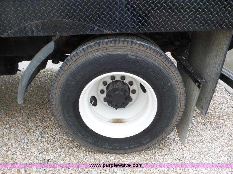 image for item L6932 1990 International 8100 flatbed truck