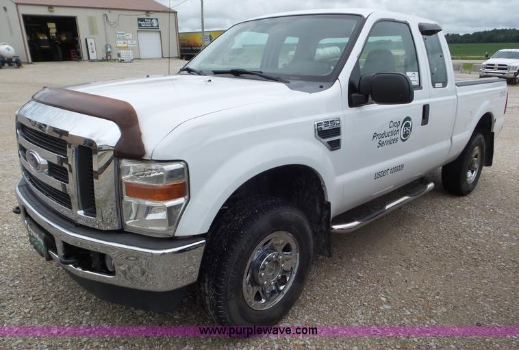 image for item L6933 2008 Ford F250 Super Duty SuperCab pickup truck