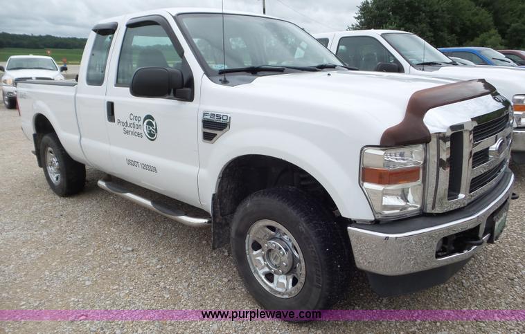 image for item L6933 2008 Ford F250 Super Duty SuperCab pickup truck