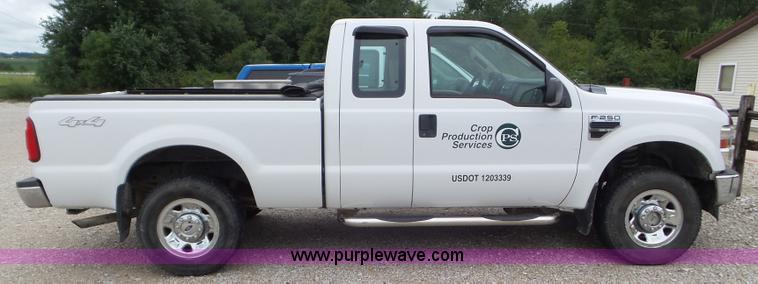 image for item L6933 2008 Ford F250 Super Duty SuperCab pickup truck