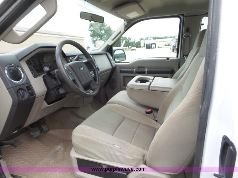 image for item L6933 2008 Ford F250 Super Duty SuperCab pickup truck