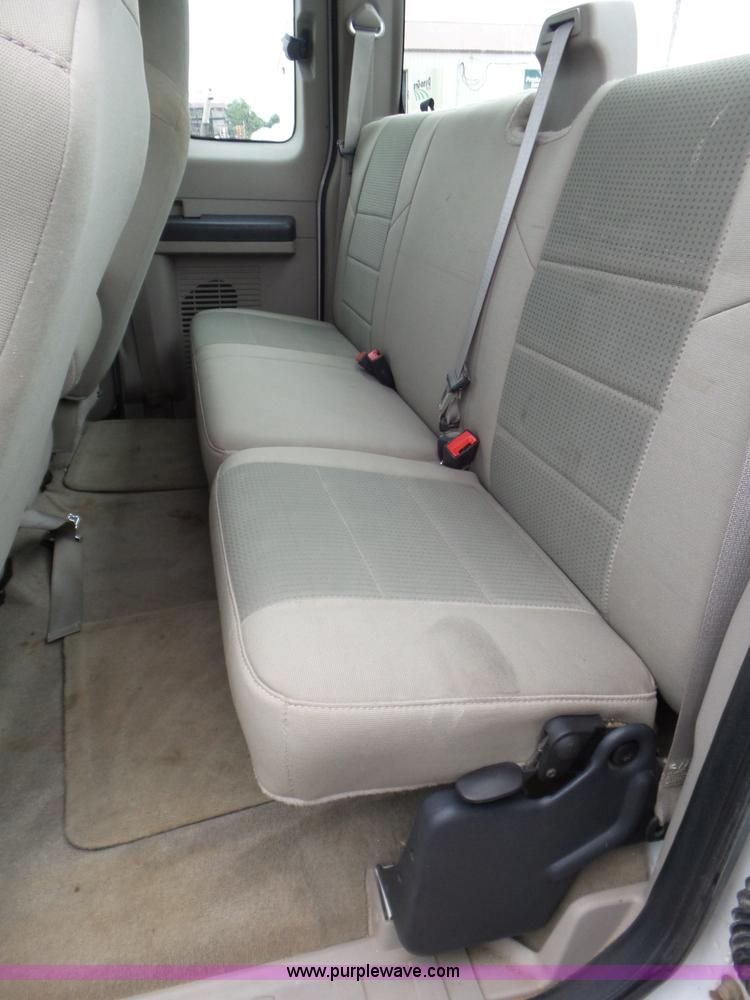 image for item L6933 2008 Ford F250 Super Duty SuperCab pickup truck