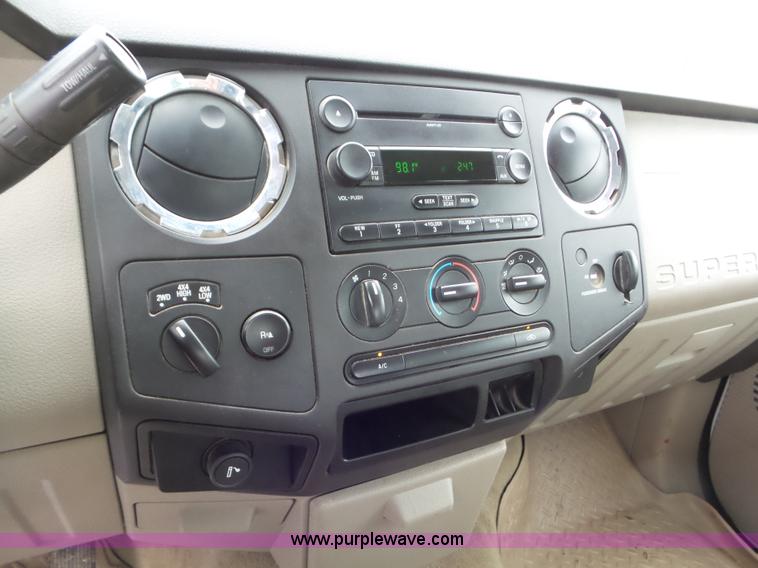image for item L6933 2008 Ford F250 Super Duty SuperCab pickup truck