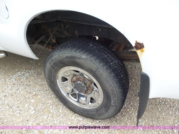 image for item L6933 2008 Ford F250 Super Duty SuperCab pickup truck
