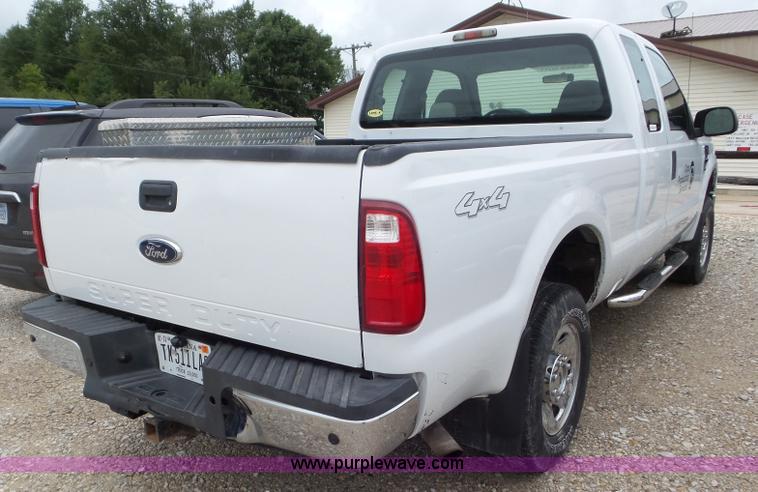 image for item L6934 2008 Ford F250 Super Duty SuperCab pickup truck
