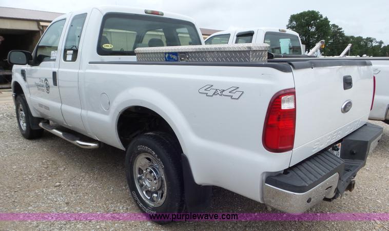 image for item L6934 2008 Ford F250 Super Duty SuperCab pickup truck