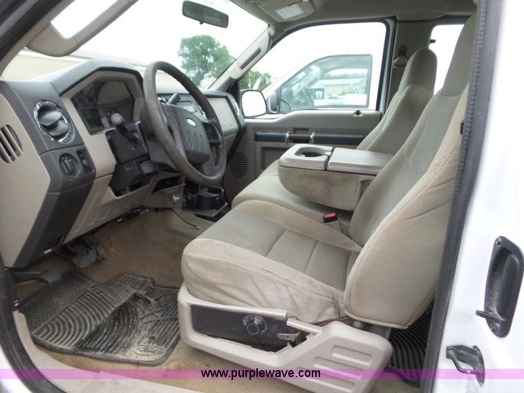 image for item L6934 2008 Ford F250 Super Duty SuperCab pickup truck