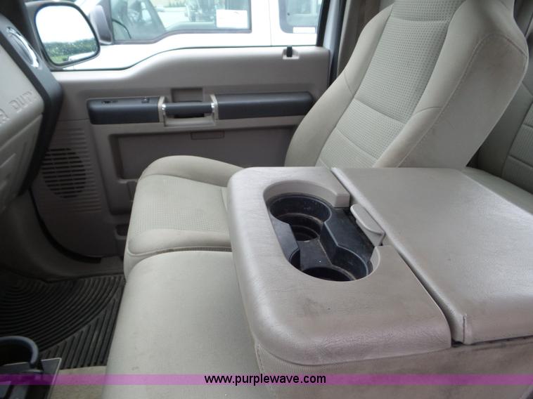 image for item L6934 2008 Ford F250 Super Duty SuperCab pickup truck