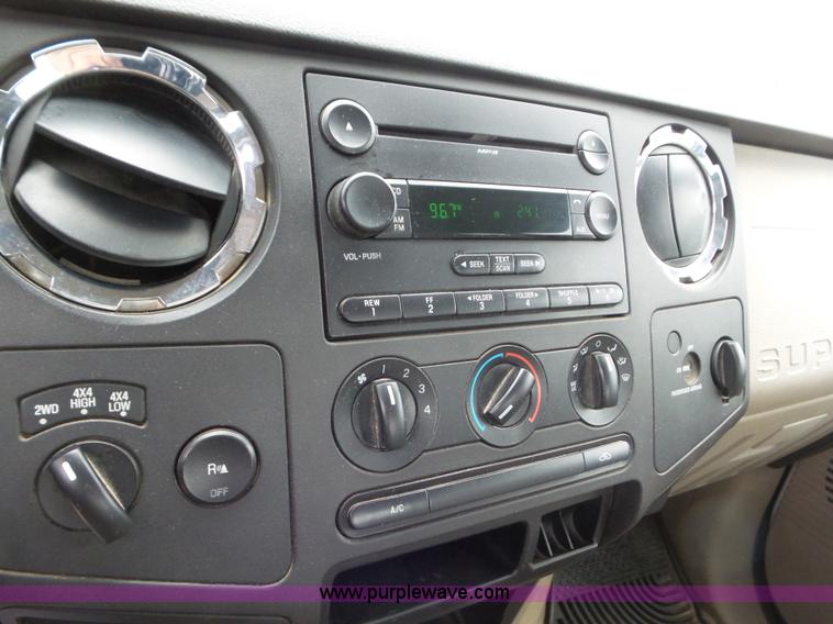 image for item L6934 2008 Ford F250 Super Duty SuperCab pickup truck