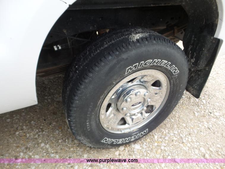 image for item L6934 2008 Ford F250 Super Duty SuperCab pickup truck