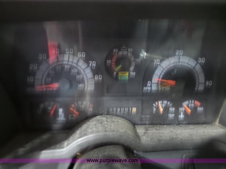 image for item L6936 1995 GMC TopKick 7000 flatbed truck