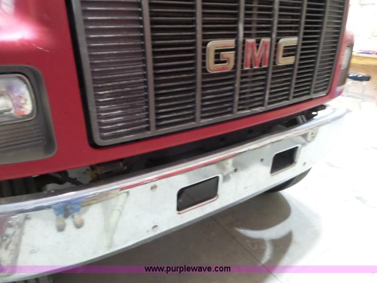 image for item L6936 1995 GMC TopKick 7000 flatbed truck