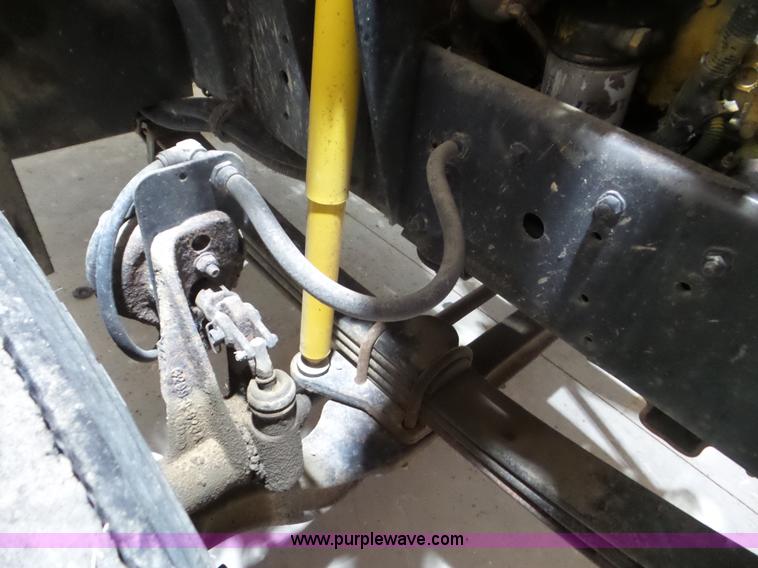 image for item L6936 1995 GMC TopKick 7000 flatbed truck