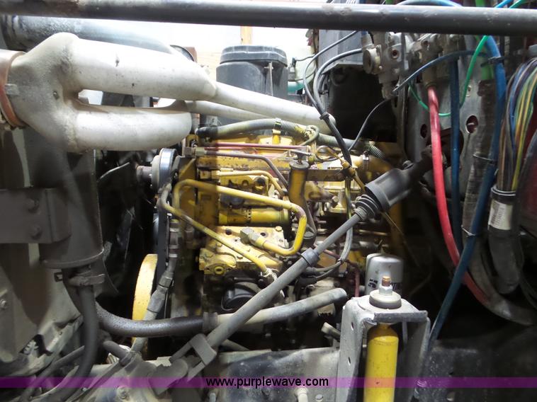 image for item L6936 1995 GMC TopKick 7000 flatbed truck