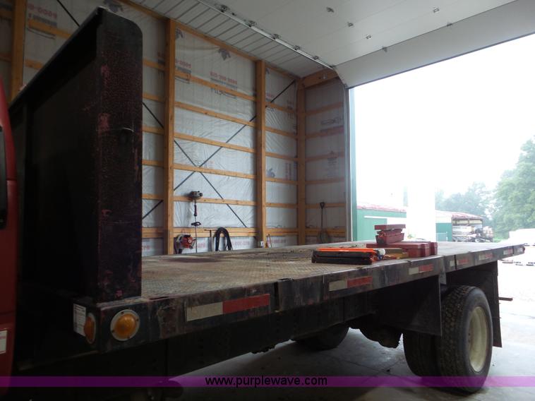 image for item L6936 1995 GMC TopKick 7000 flatbed truck