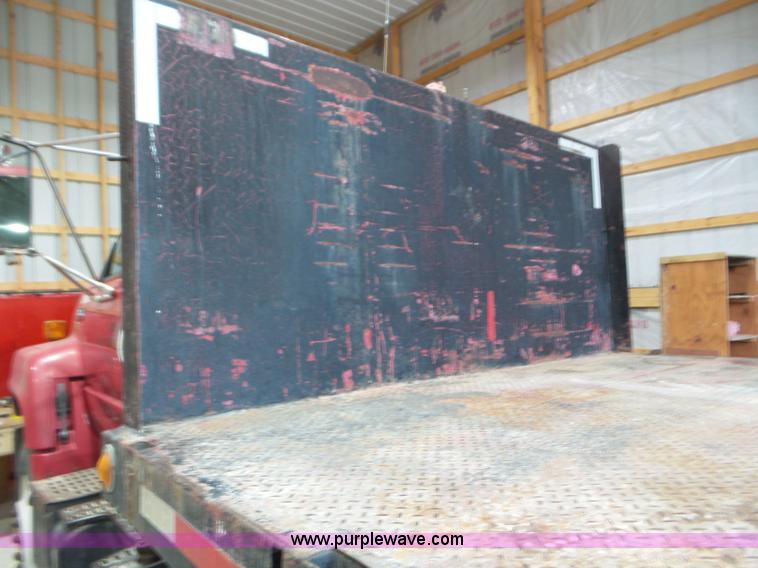 image for item L6936 1995 GMC TopKick 7000 flatbed truck