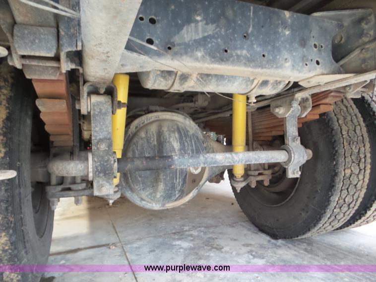 image for item L6936 1995 GMC TopKick 7000 flatbed truck