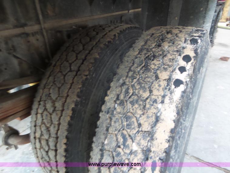 image for item L6936 1995 GMC TopKick 7000 flatbed truck